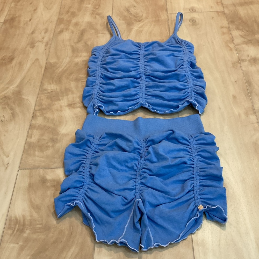 Anya Fabletics ruched set - Picture 3 of 14